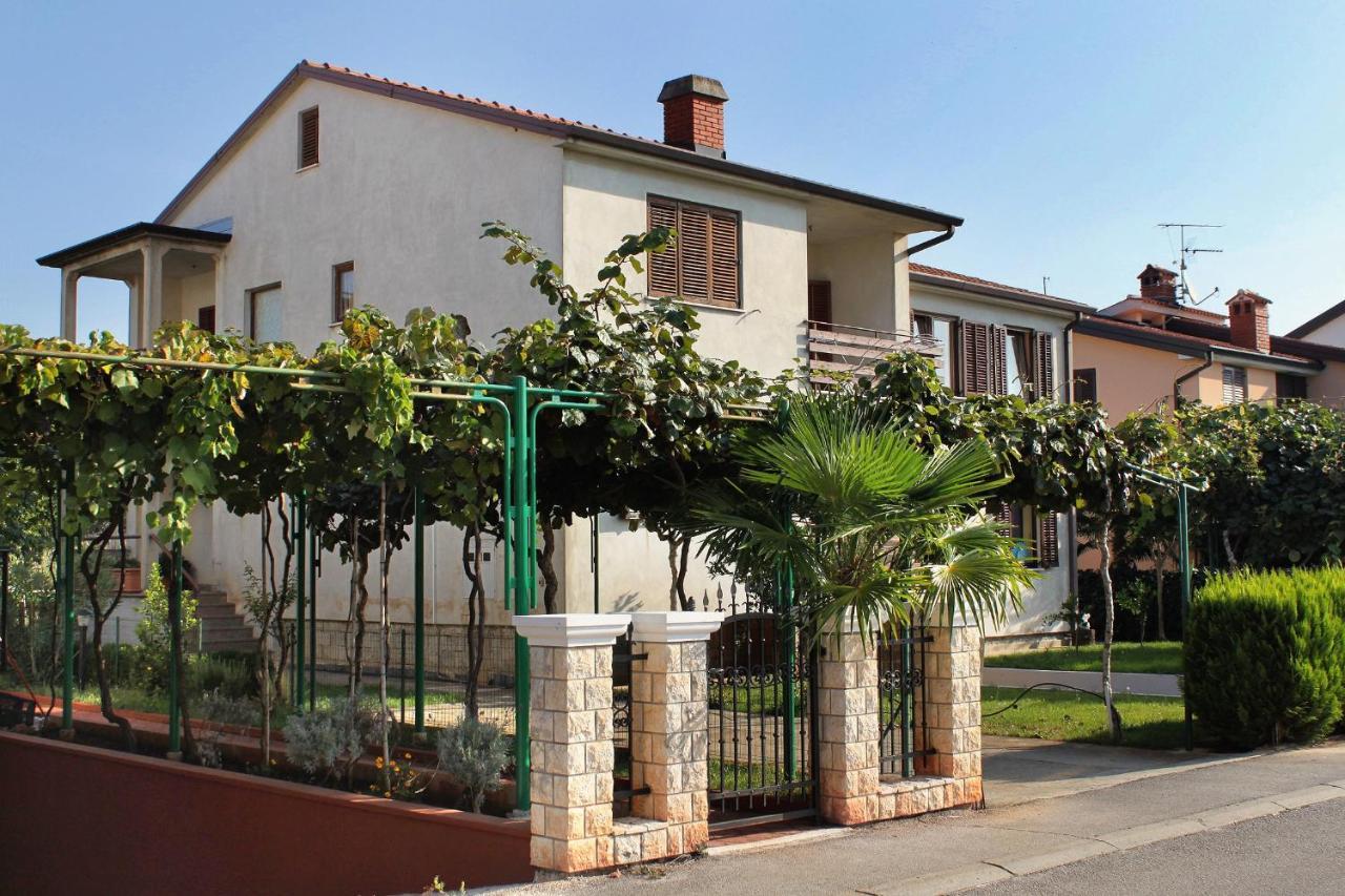 Apartments With A Parking Space Umag - 7109 Экстерьер фото